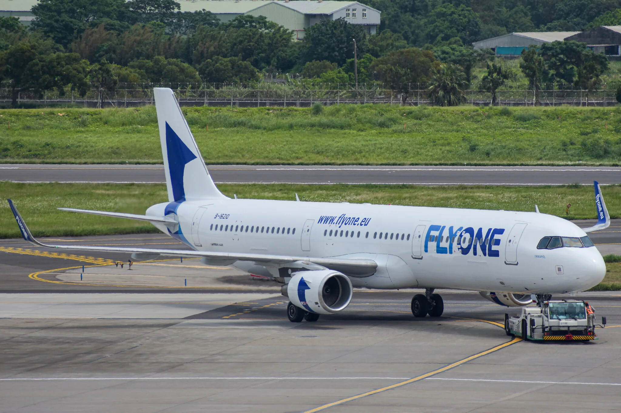 BoardingPass: Zboruri Iași - Erevan, de luna viitoare, operate de FlyOne