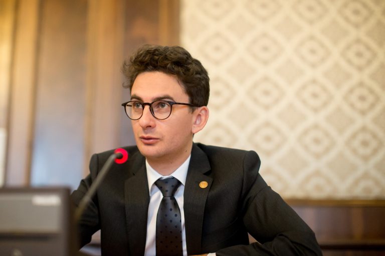 Iulian Bulai (USR) l-a confruntat pe preşedintele Parlamentului Austriei, pe tema blocării României să adere integral la Schengen