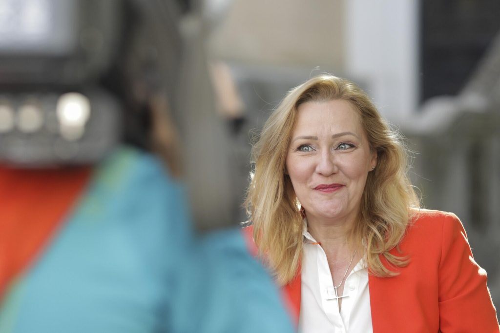 Elena Lasconi susține că în USR este loc pentru toată lumea: şi pentru creştini, şi pentru atei, şi pentru gay, şi pentru LGBT