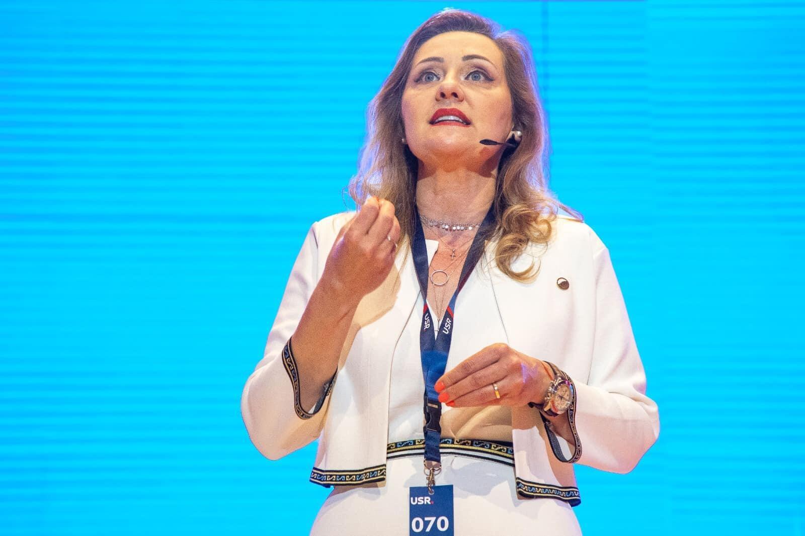 Lasconi ameninţă cu demisia dacă nu are majoritate în Biroul Naţional USR
