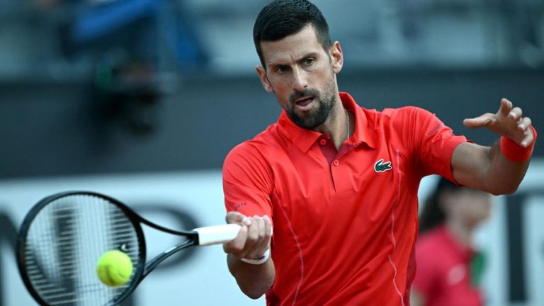 Novak Djokovici anunţă că operaţia sa la menisc a decurs fără probleme