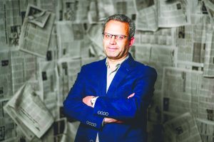 L-am văzut pe Nicușor Dan trăgând cu tunul în ’88. Oare de asta fuge astăzi Simion?