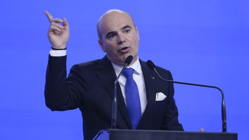 Rareş Bogdan: Marcel Ciolacu minte. Şi-l doreşte cu disperare pe Simion în turul 2 şi încearcă să-i ducă de nas pe români