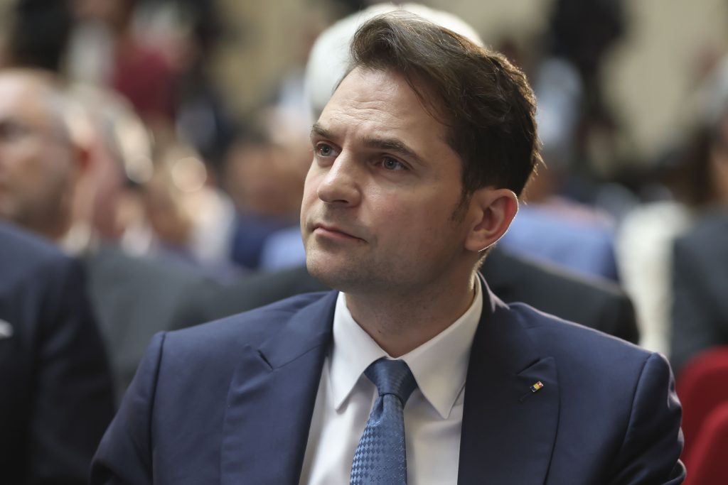 Defapt.ro: Burduja nu se oprește: o pesedistă, cu studii în „comunicare” și care a fost declarată incompatibilă, propusă în CA-ul Oil Terminal