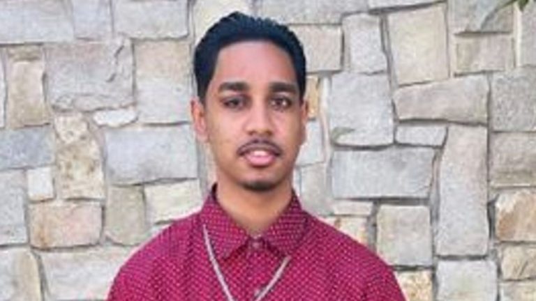 Doi băieţi de 12 ani au fost găsiţi vinovaţi de uciderea cu macete a unui bărbat: Crima care a îngrozit Marea Britanie