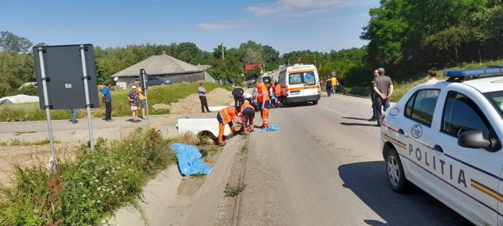  Trei morți după ce o motocicletă a intrat într-un cap de pod la Șcheia