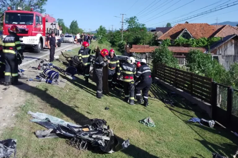 Cine este tânărul de 22 de ani care a murit după ce a intrat într-un autocar plin de copii. Venise din Anglia, mai avea 7 km până acasă și a adormit la volan
