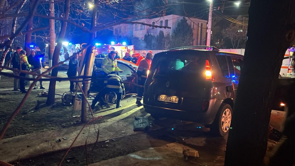 A rămas fără splină. Șoferița care l-a izbit a intrat cu 106 km/h în curba strânsă de pe Bucium