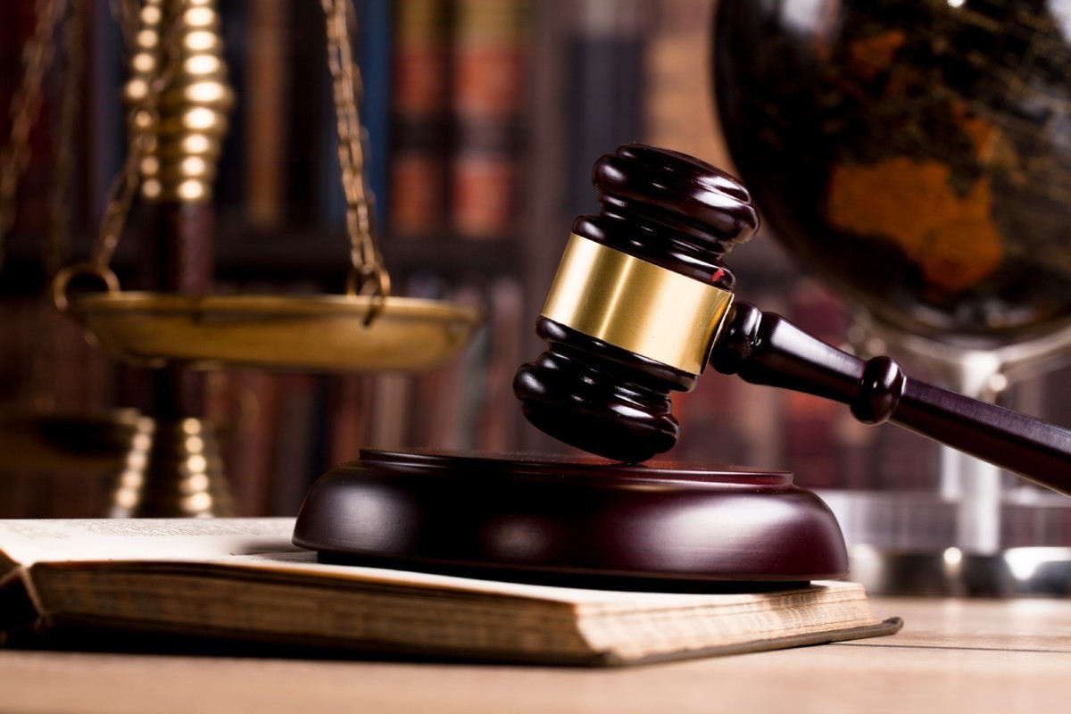 Ceartă între doi bărbați care nu se cunoșteau pornită de la partenerele lor. O amenințare pe Messenger s-a terminat cu o amendă penală