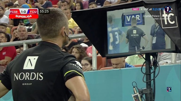 Cluburile din Premier League au votat pentru menţinerea arbitrajului video