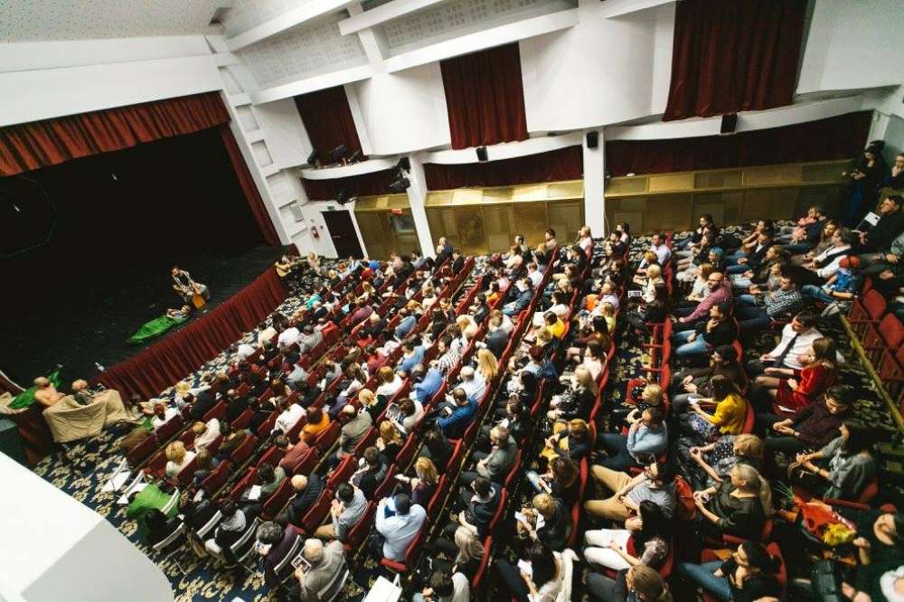  Nerecomandat sub 16 ani – Un nou spectacol la Ateneul ieșean: Maia Morgenstern și Marius Manole în rolurile principale