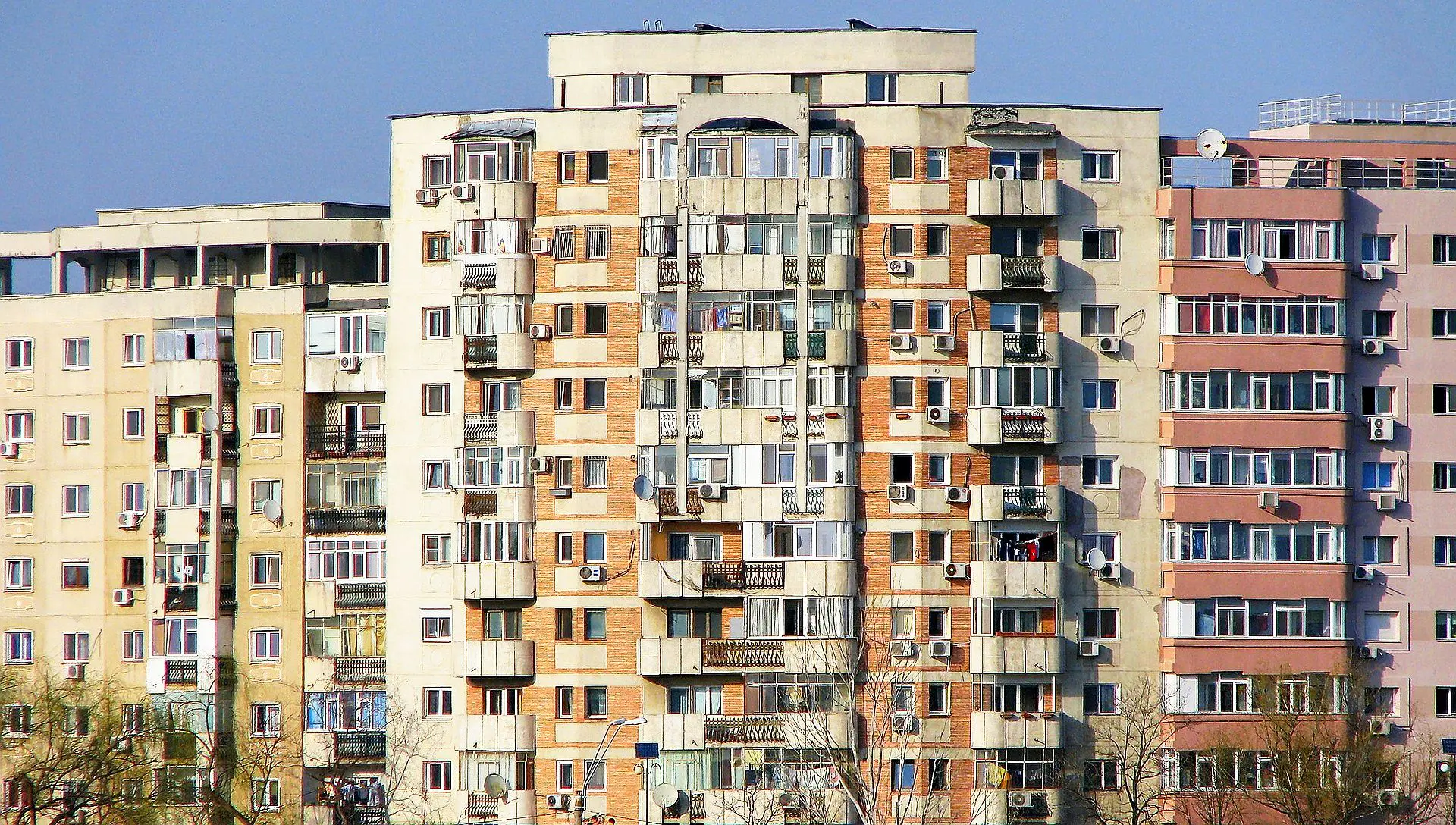 3.000 lei amendă dacă nu îl lași pe președintele blocului în apartament. Ce are voie să verifice?