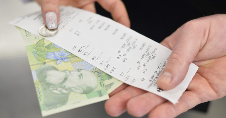 Când își vor putea primi românii banii înapoi pentru unele bonuri de cumpărături