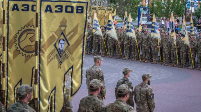  Brigada ucraineană AZOV va primi ajutor militar chiar din SUA
