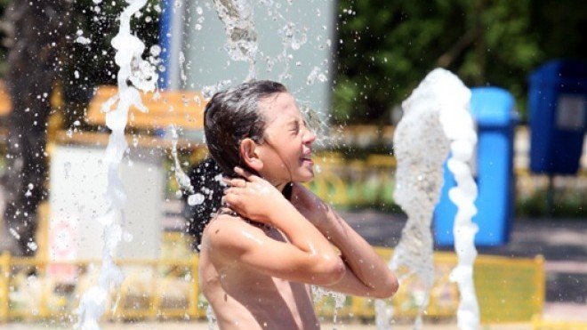  Caniculă și disconfort termic la Iași, cu cel puțin 33 de grade Celsius. S-a emis cod galben