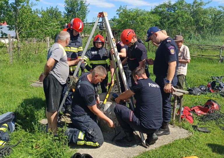 Iași: Un bărbat și o femeie au căzut într-o fântână. Femeia a murit - FOTO/UPDATE