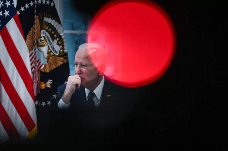 Analiză CNN despre prestația lui Joe Biden: Prestația dezastruoasă a lui Biden aruncă în criză campania / A fost nevoie de doar 10 minute pentru a distruge o președinție