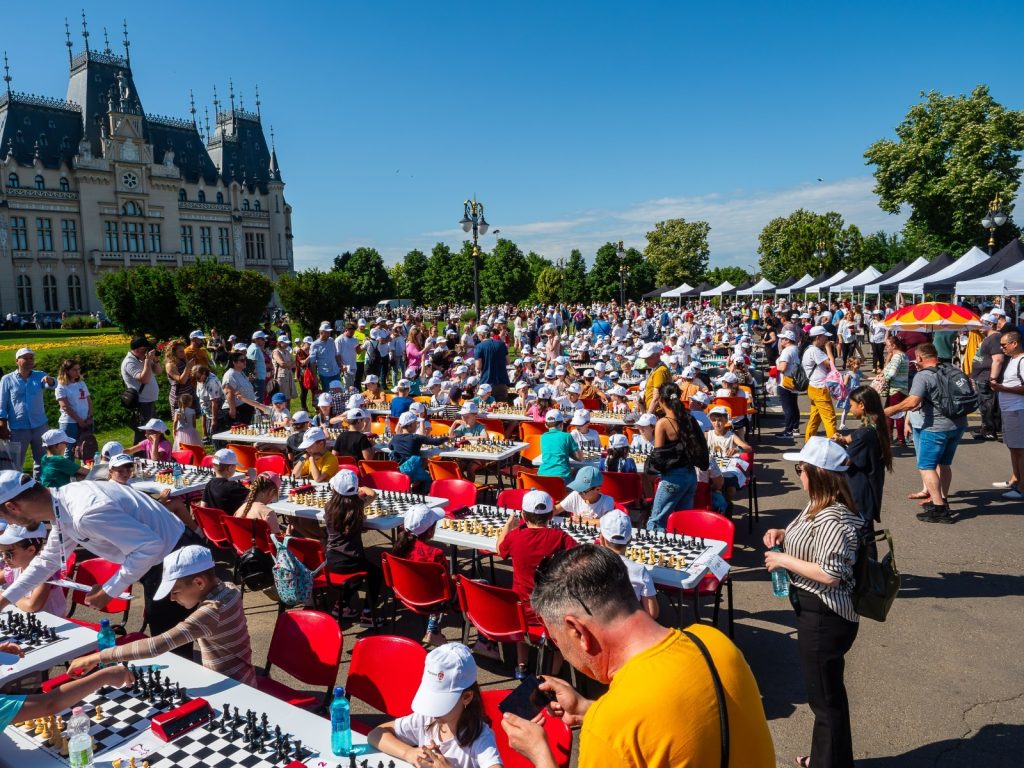  Clubul Gambitul Damei din Iași, Premiul I pentru proiectul „Șah în școală”, la Gala Societății Civile. Un model exportat în toată țara