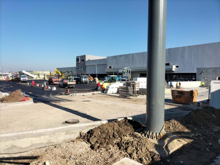Luptă „față în față” la Iași, în zona industrială, între doi giganți europeni de retail: Carrefour și Kaufland. Un proiect greu de înțeles