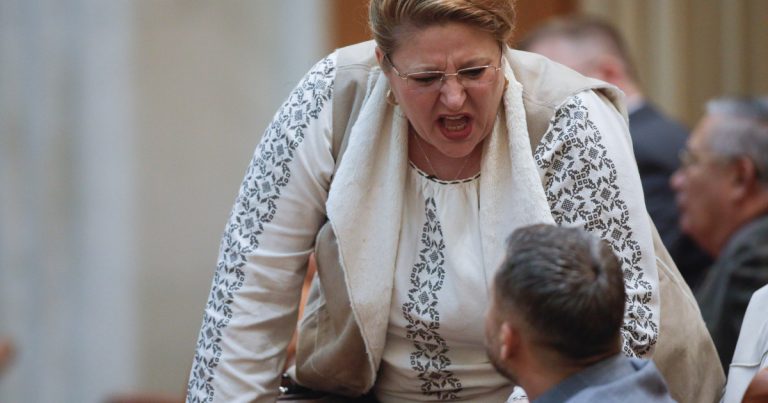 Diana Șoșoacă, plasată de Politico în topul „ciudaților” din Parlamentul UE: „politiciana preferată a Rusiei în România”
