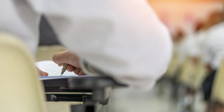 Evaluarea Națională, proba de Matematică - Elevii ieșeni, mulțumiți de subiecte, profesorii fac apel la prudență. „Au fost capcane”