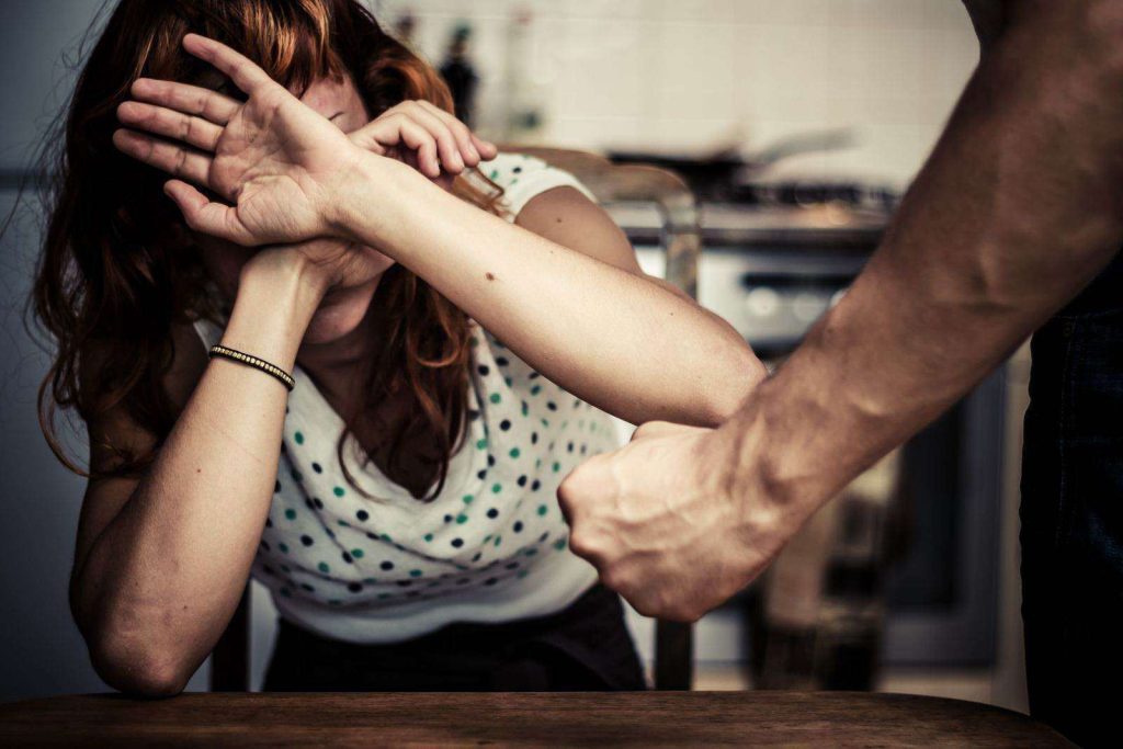 Justiția română: în februarie a refuzat un ordin de protecție, în iunie femeia a fost ucisă de soțul agresiv