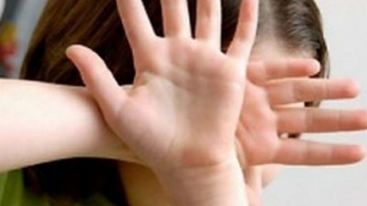 Fetiţă de 6 ani, agresată sexual de un prieten al tatălui său