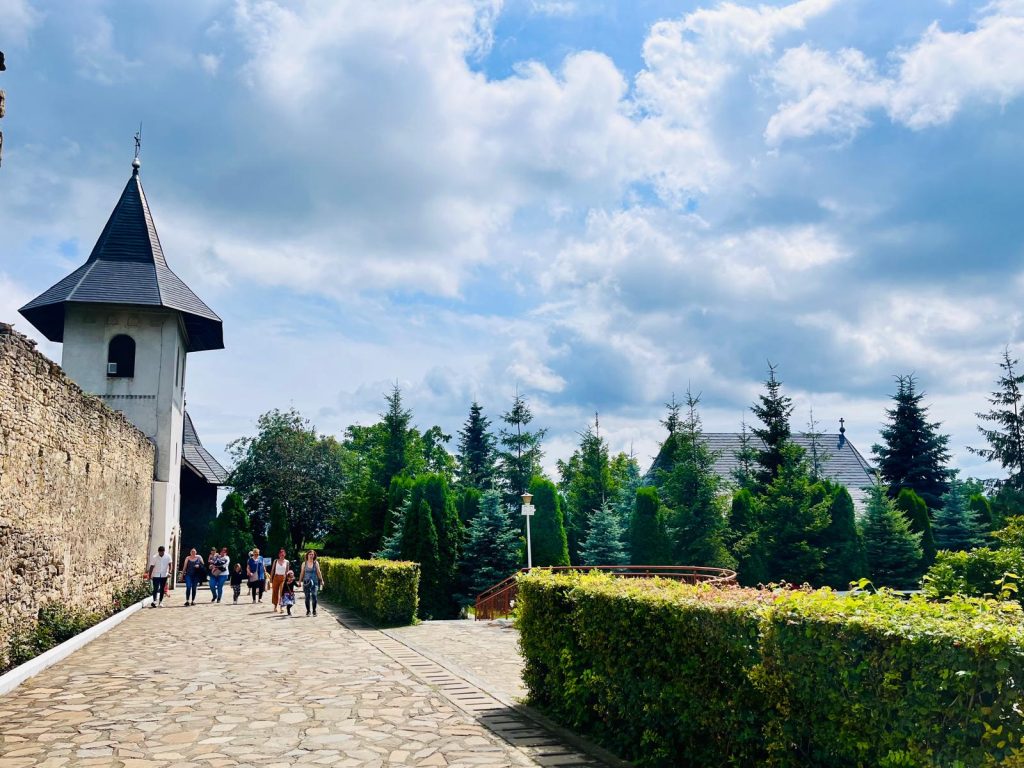  hadambu-manastire-Iasi1