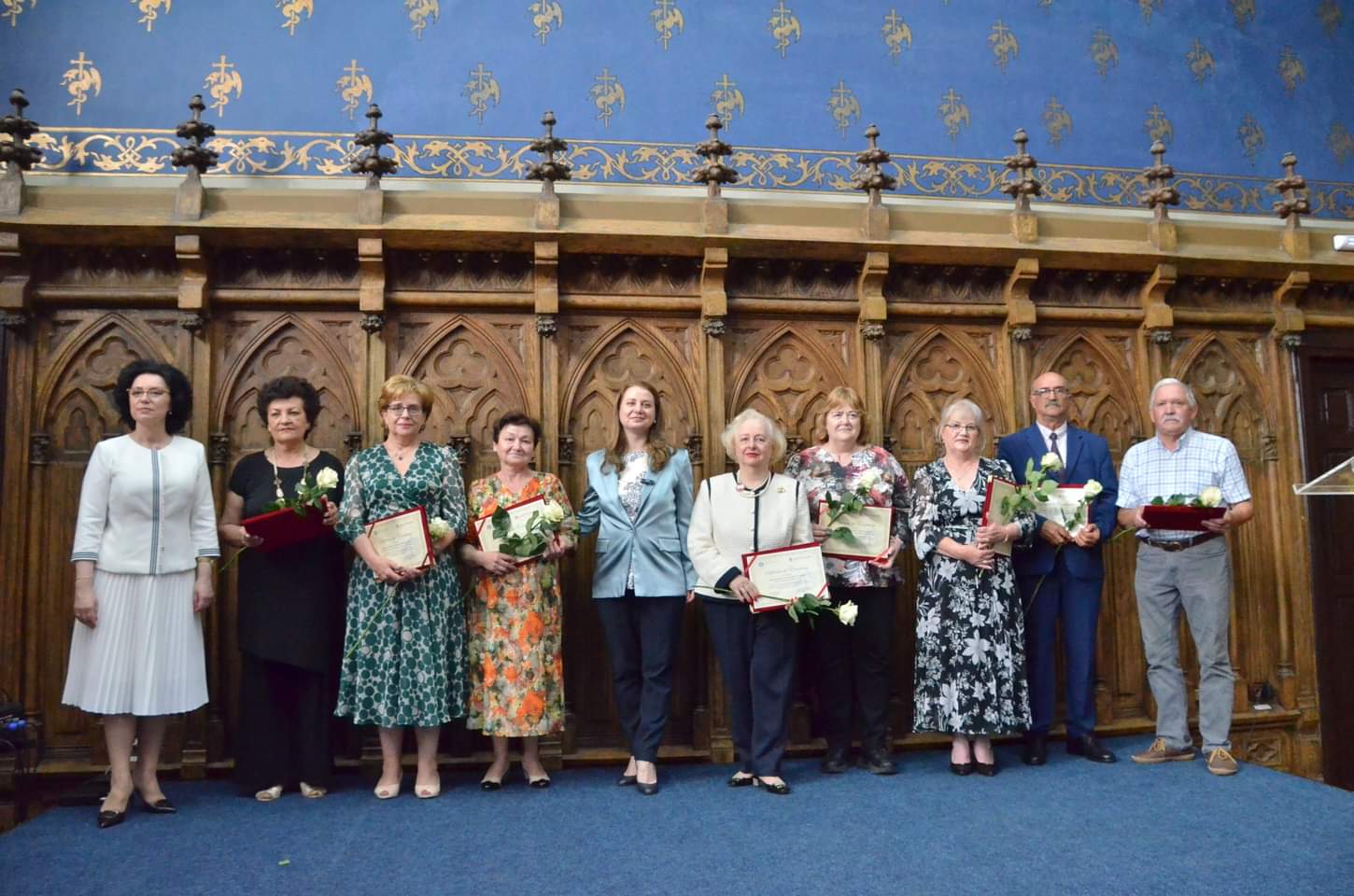 ISJ a premiat profesorii ieșeni aflați în pragul pensionării. Ministrul Deca: „Îmi doresc tare mult ca fiecare dintre dvs. să rămână într-un fel sau în altul legat de școală”
