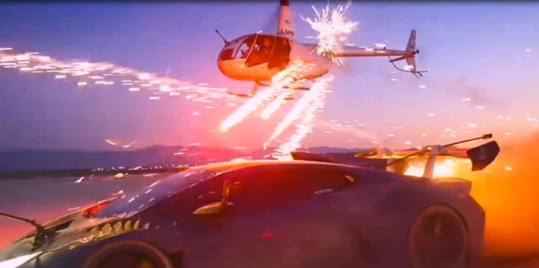 VIDEO Un youtuber s-a distrat trăgând cu artificii, dintr-un Lamborghini, într-un elicopter în zbor