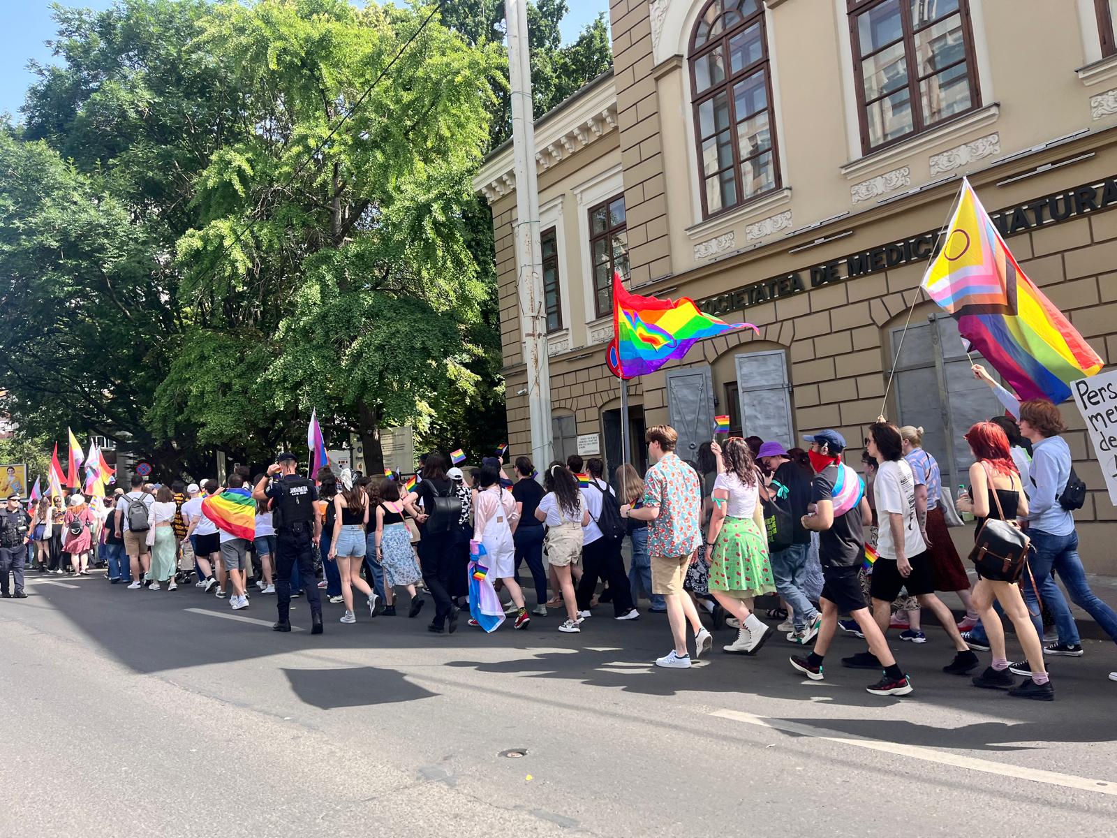 Mii de ieșeni la Marșul Pride de la Iași. A participat și un europarlamentar/VIDEO-FOTO