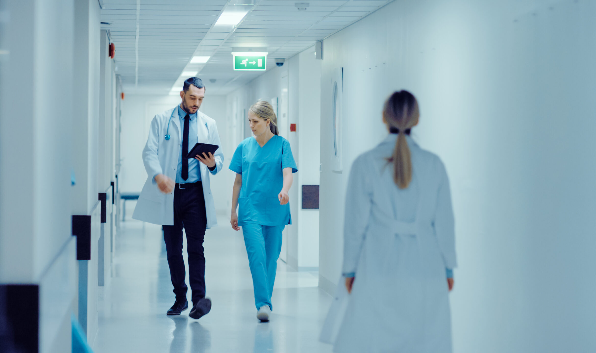  Consilier prezidențial, rezervat față de obligarea medicilor să rămână în țară. „Nu știu cum am putea reglementa, suntem în Europa”