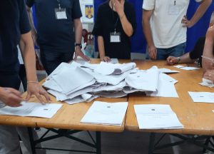 G4Media: Instructaj primit de delegați ai partidului extremist POT să depună „întâmpinări” în secțiile de votare unde rezultatul este „prost” pentru George Simion sau există diferențe între Turul I și II