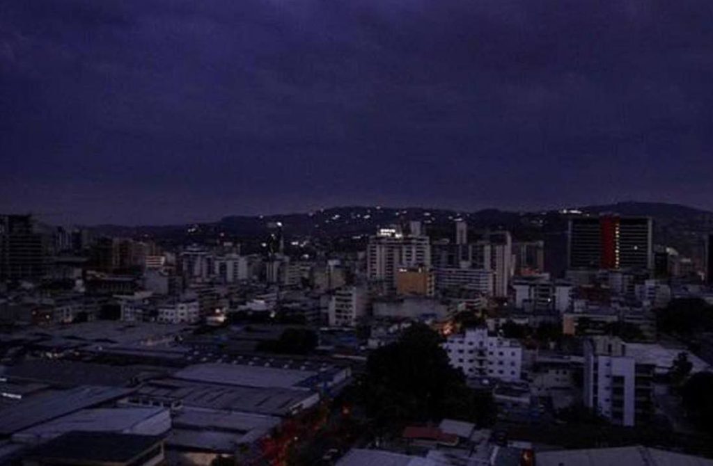  Pană generală de electricitate în Ecuador