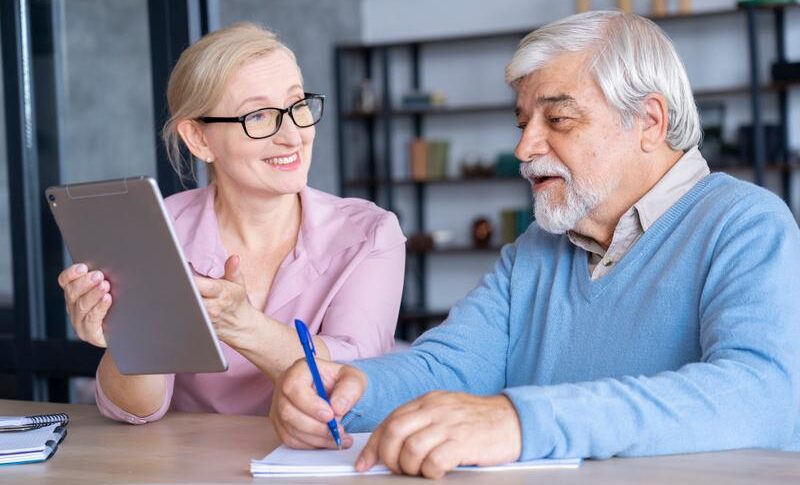 Cum se depune cererea de pensionare și în ce situații poate fi respinsă? Ce trebuie să știe cei care locuiesc în străinătate