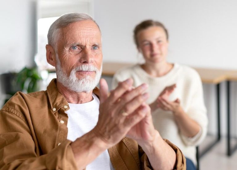 Cât au contribuit pensionarii a căror pensie nu crește la recalculare? Când s-au pensionat? Exemple