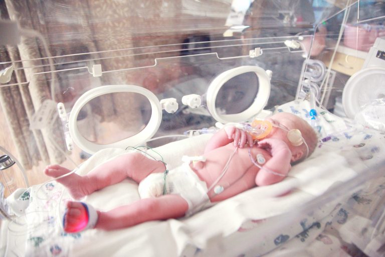 Apel către Ministerul Sănătății pentru reducerea numărului de nașteri premature: angajarea de „navigatori de pacienți” în spitale