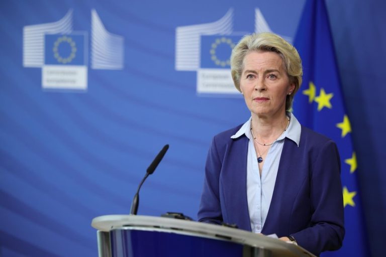Marile posturi din UE se împart azi la Bruxelles: von der Leyen, la un pas de a păstra șefia Comisiei Europene / Doi candidați au probleme juridice