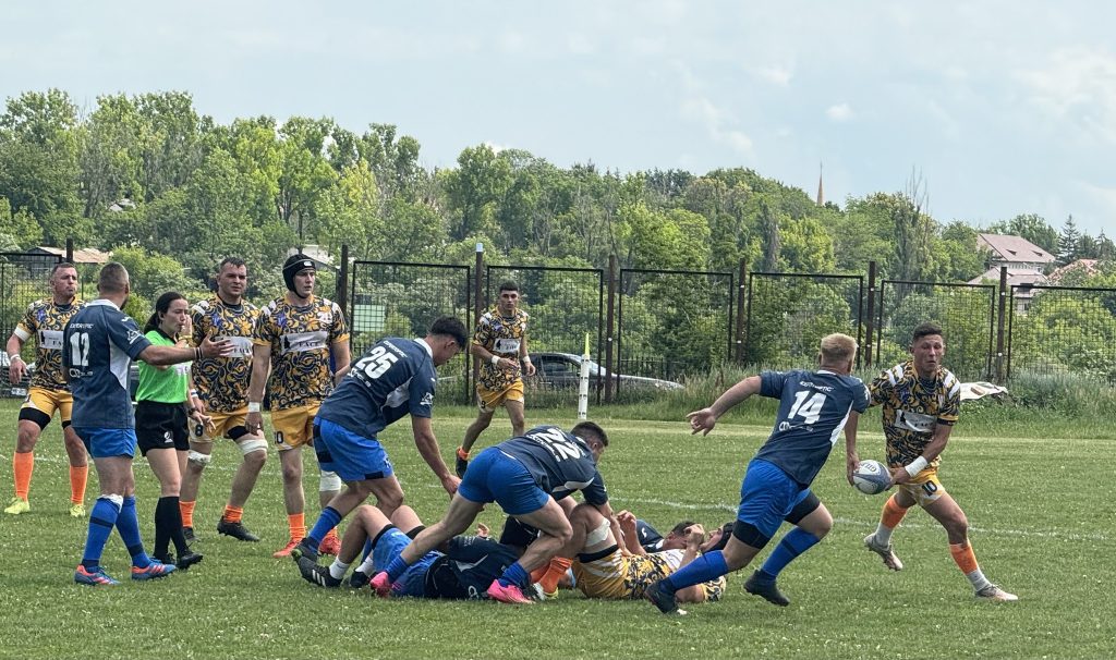 Două mâini de eseuri: Rugbiștii de la CS Politehnica au făcut instrucție cu sucevenii pe stadionul Tepro