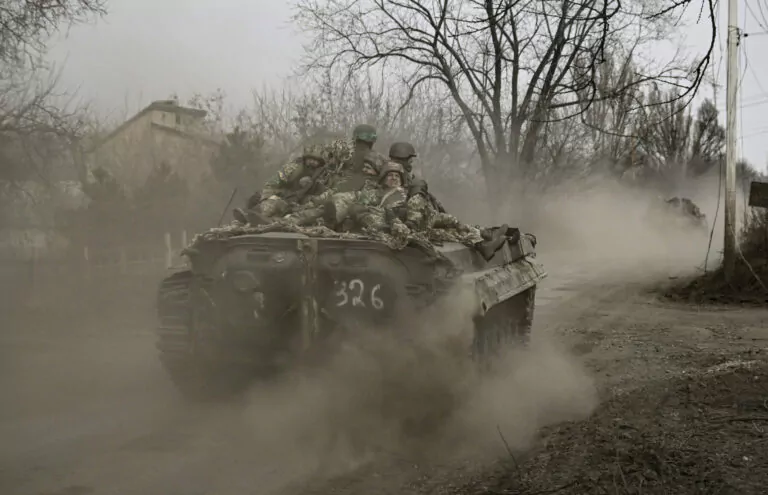 Rusia revendică cucerirea aşezării Şumî, în apropiere de Toreţk, în regiunea Doneţk