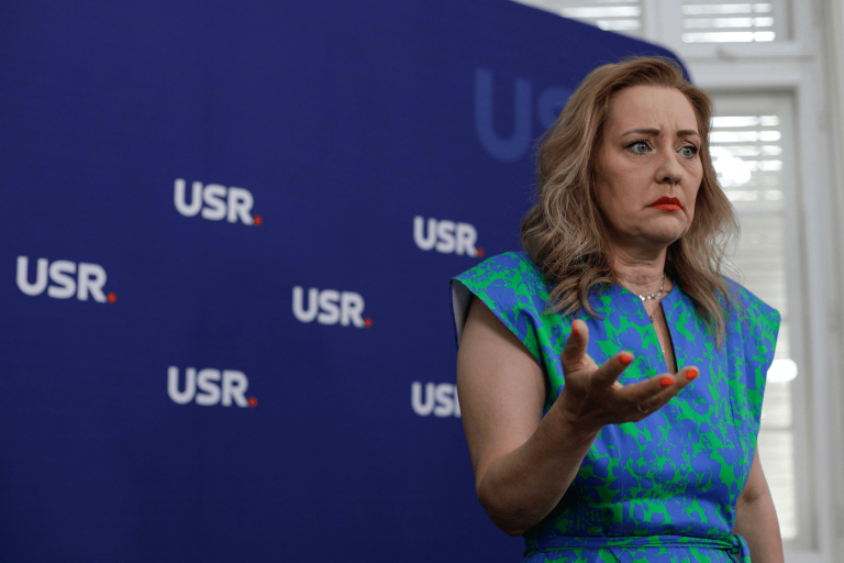 USR va contesta decizia de a renumăra voturile şi anunţă că va sesiza Comisia de la Veneţia