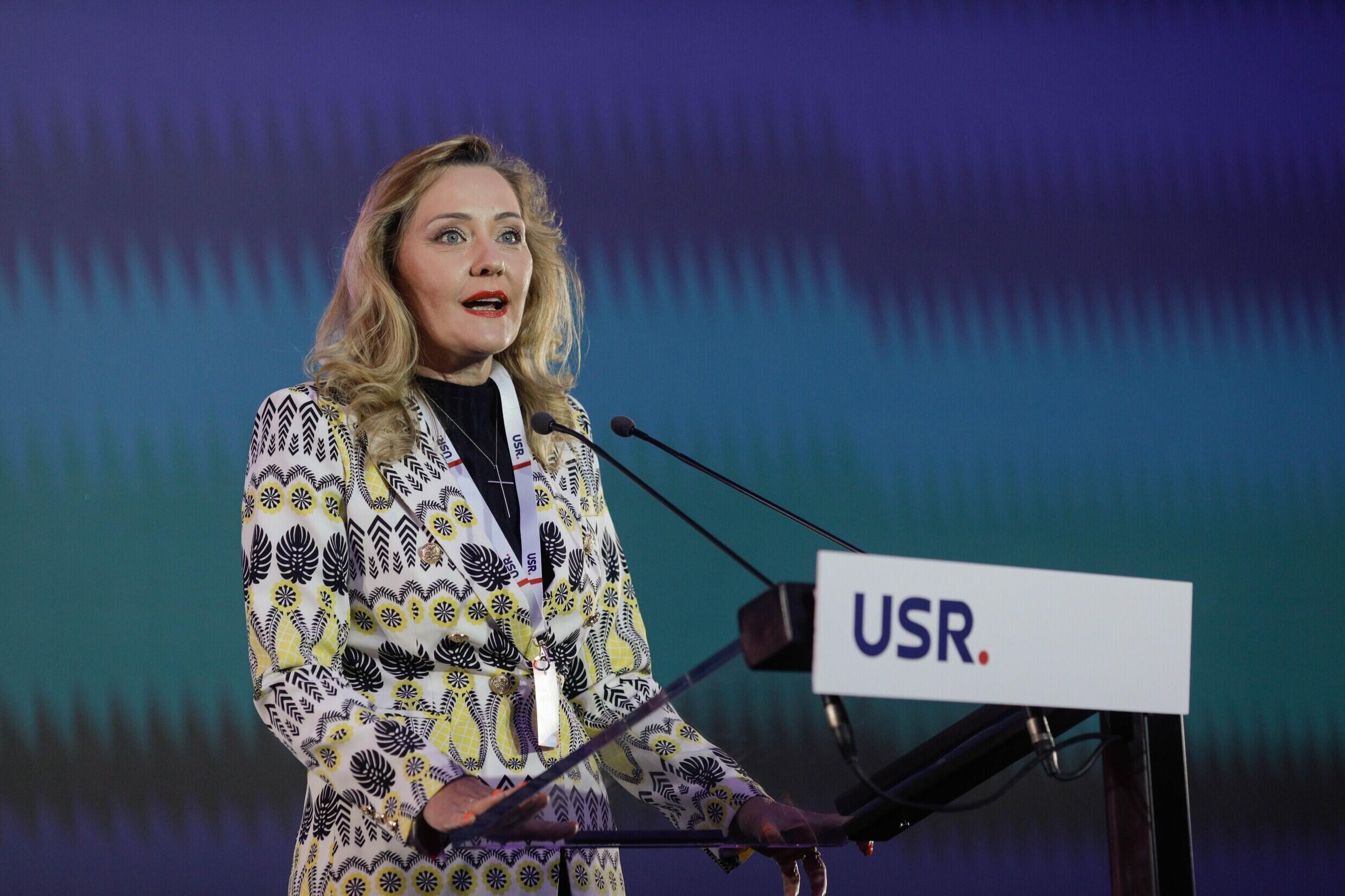 Elema Lasconi: „USR a decis să nu discute împărţirea funcţiilor într-un nou guvern fără un plan care să scoată România din profunda criză a bugetului de stat”