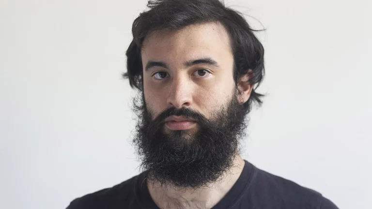 Un artist brazilian provoacă controverse după furtul unei monede istorice de la British Museum pentru un proiect artistic