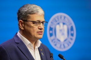 Ministrul Finanţelor anunţă că banii pentru pensii există şi vor fi viraţi la timp