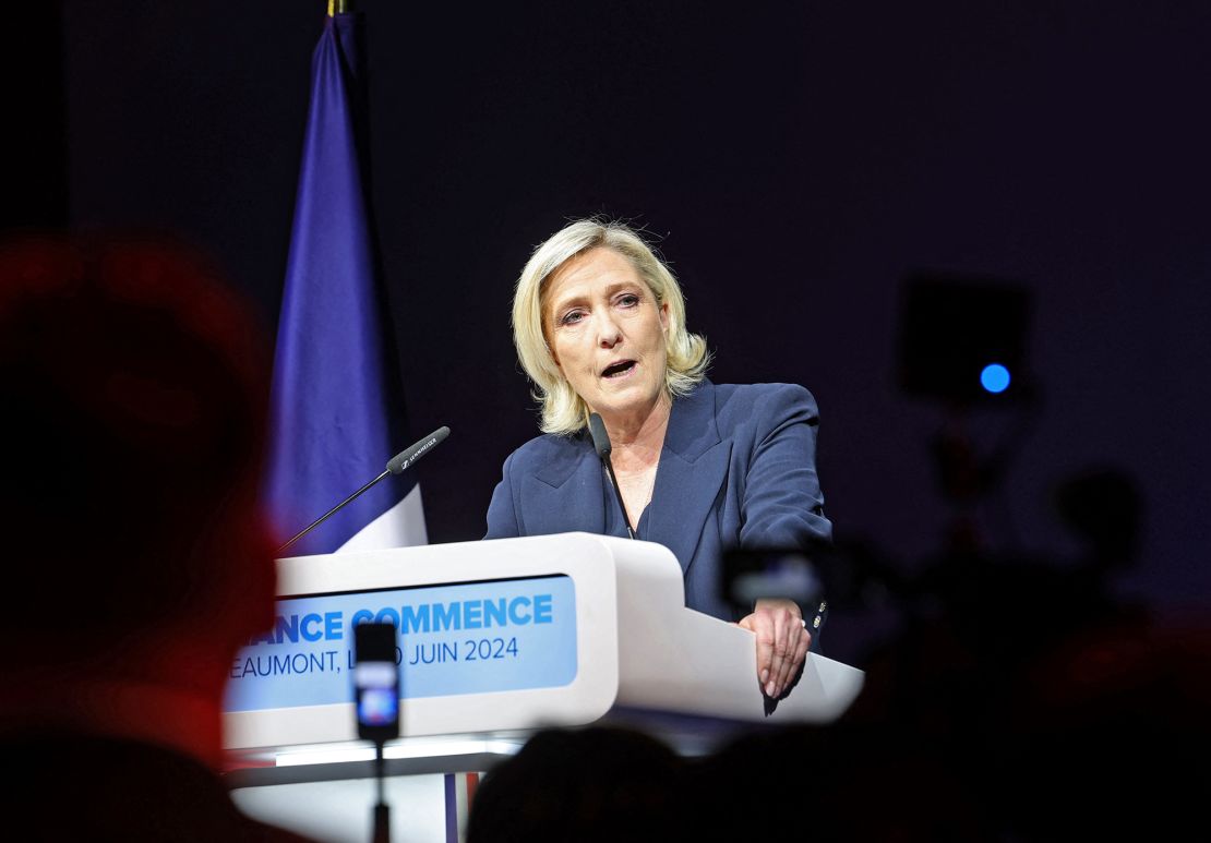 Marine Le Pen aşteaptă o hotărâre judecătorească, luni, care îi poate da peste cap cariera politică