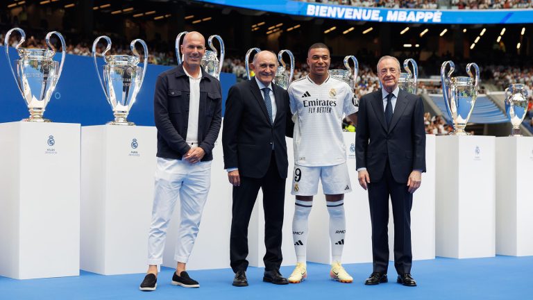 Mbappe a vorbit în spaniolă la prezentarea la Real Madrid