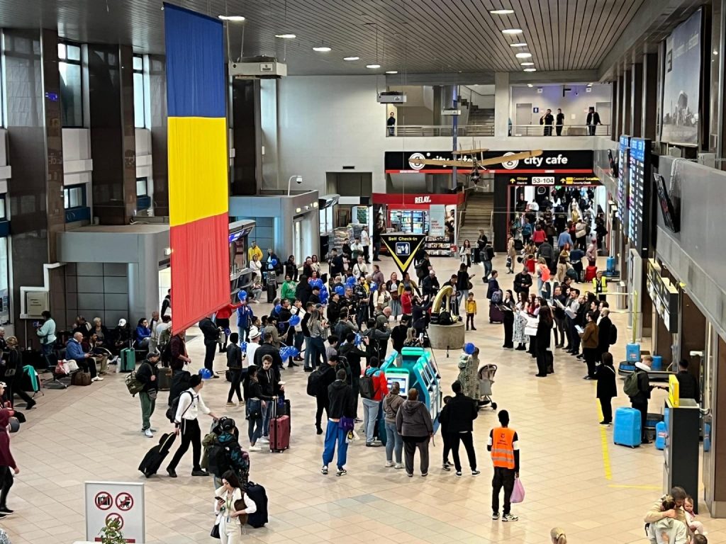 Aeroportul Otopeni, cel mai prost din Europa: plictisitor, scump, încremenit în anii ’60, personal neprietenos, fără spații pentru copii
