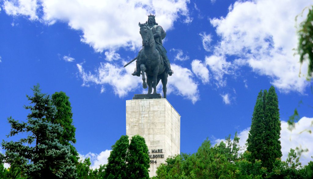 Cea mai bine păzită statuie din România. „Ștefan cel Mare” va avea un bodyguard plătit din bani publici
