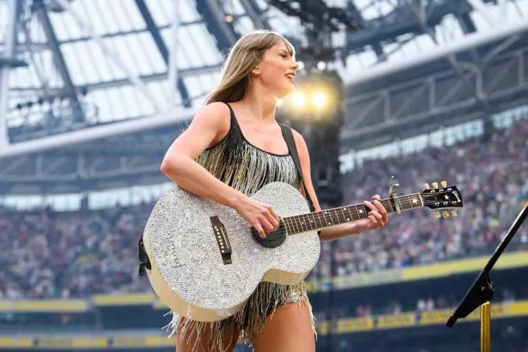 Fanilor lui Taylor Swift li s-a interzis să campeze în apropierea locului de desfăşurare a concertului de la Amsterdam