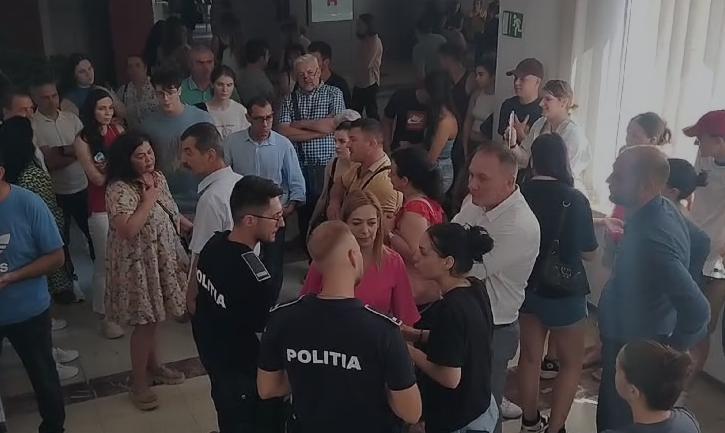 Haos la admiterea de la Universitatea de Arhitectură, București. O eroare umană a dus la proteste și a adus Corpul de Control